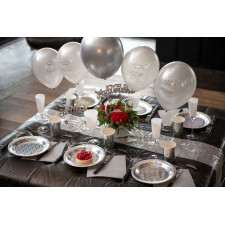 Décoration de table d'anniversaire couleur argent Décoration de table d'anniversaire couleur argent