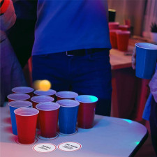 Jeu enterrement vie de garçon beer pong
