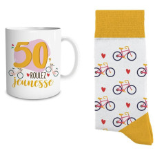 Mug 50 ans femme avec chaussettes pour cadeau d'anniversaire Mug 50 ans femme avec chaussettes pour cadeau d'anniversaire