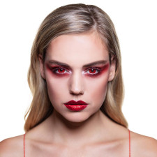 Lentilles de contact rouges déguisement