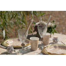 Table avec pailles kraft en papier Table avec pailles kraft en papier