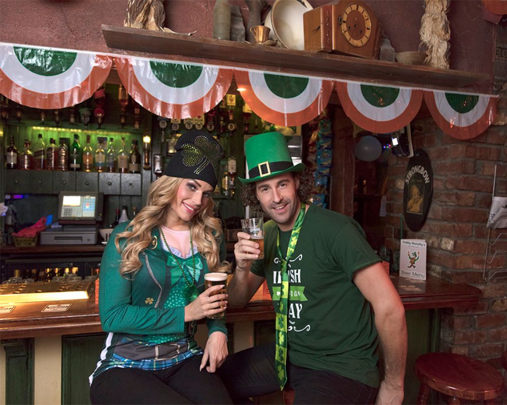 Guirlandes et fanions aux couleurs de l'Irlande pour une décoration de fête Saint-Patrick